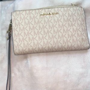 Michael Kors Large Logo Continental Wallet